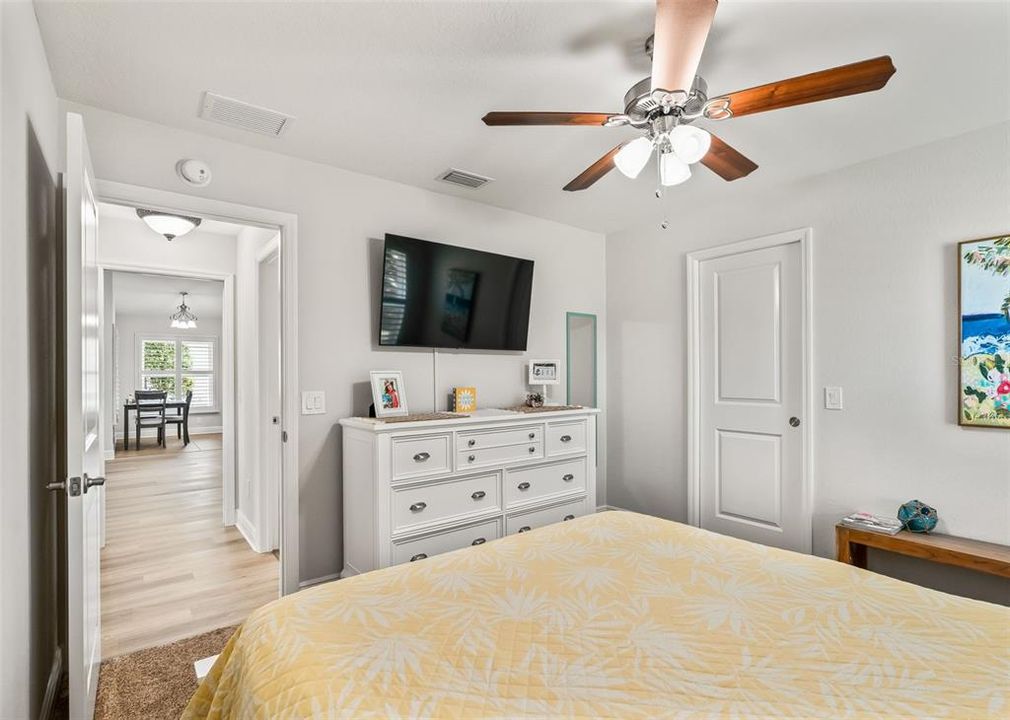 For Sale: $338,900 (3 beds, 2 baths, 1619 Square Feet)