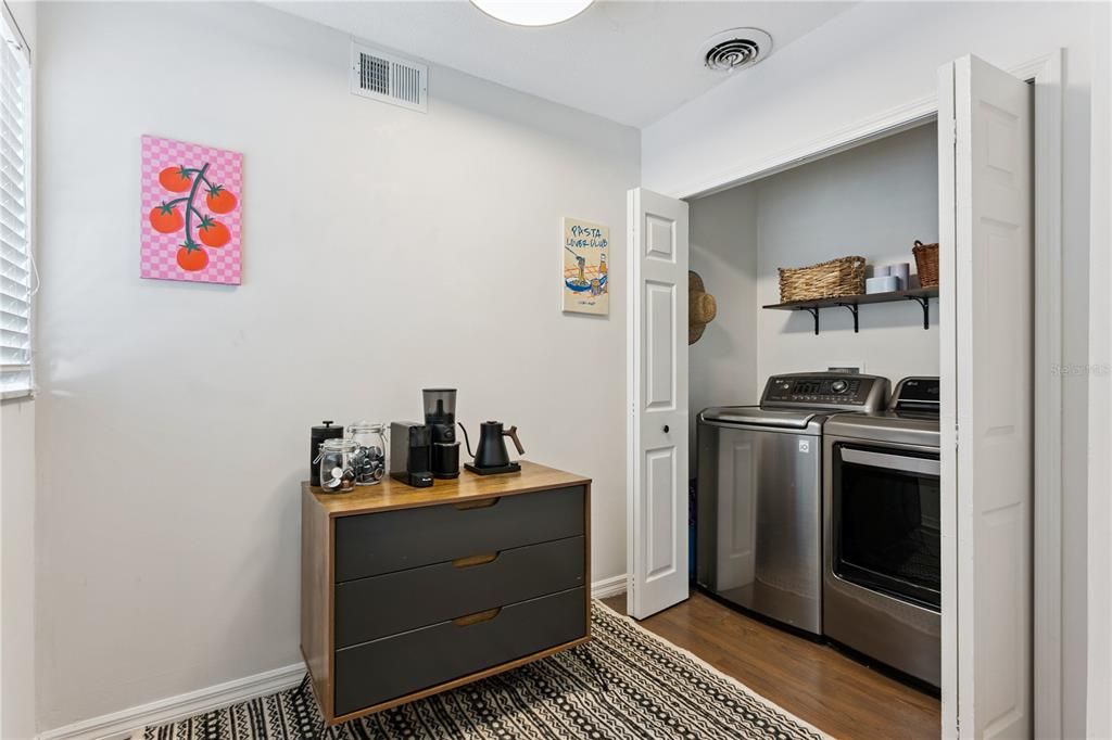 For Sale: $664,900 (3 beds, 2 baths, 2001 Square Feet)