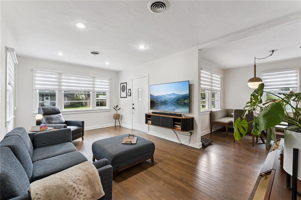 For Sale: $664,900 (3 beds, 2 baths, 2001 Square Feet)