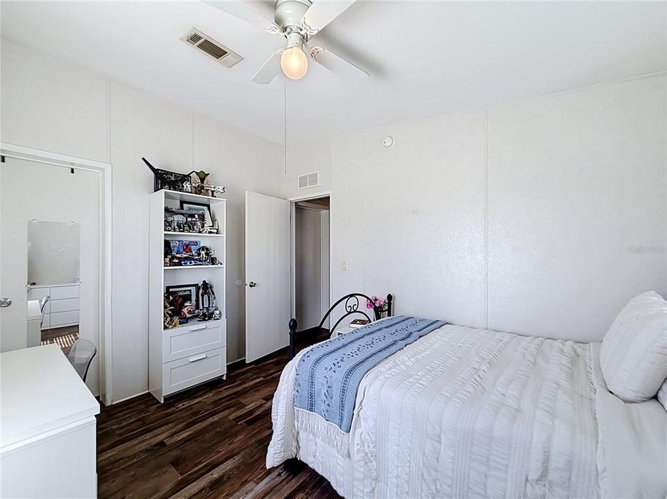 For Sale: $219,900 (3 beds, 2 baths, 1296 Square Feet)