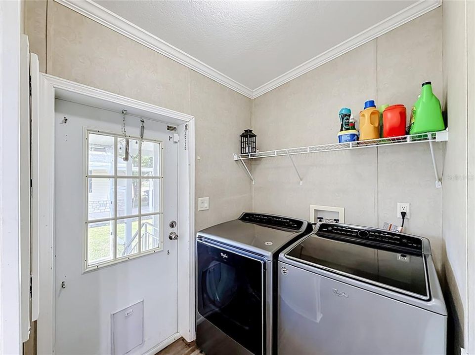 For Sale: $219,900 (3 beds, 2 baths, 1296 Square Feet)