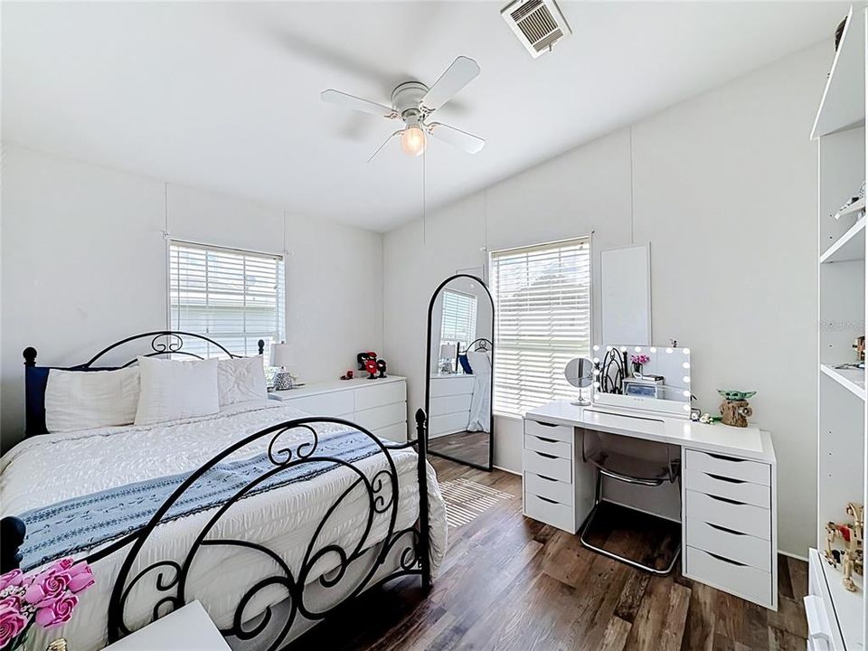 For Sale: $219,900 (3 beds, 2 baths, 1296 Square Feet)
