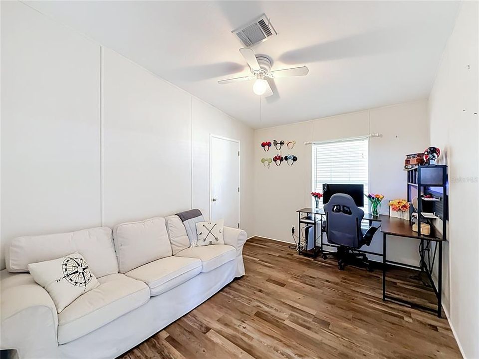 For Sale: $219,900 (3 beds, 2 baths, 1296 Square Feet)