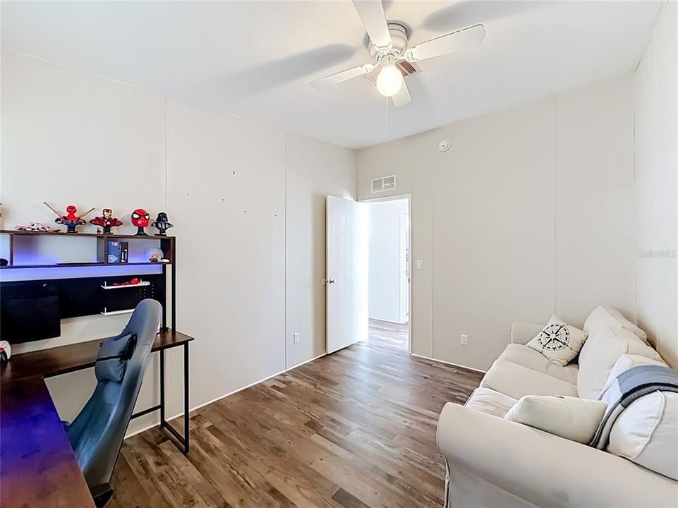 For Sale: $219,900 (3 beds, 2 baths, 1296 Square Feet)