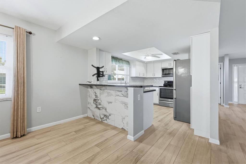 Active With Contract: $279,500 (2 beds, 2 baths, 1243 Square Feet)