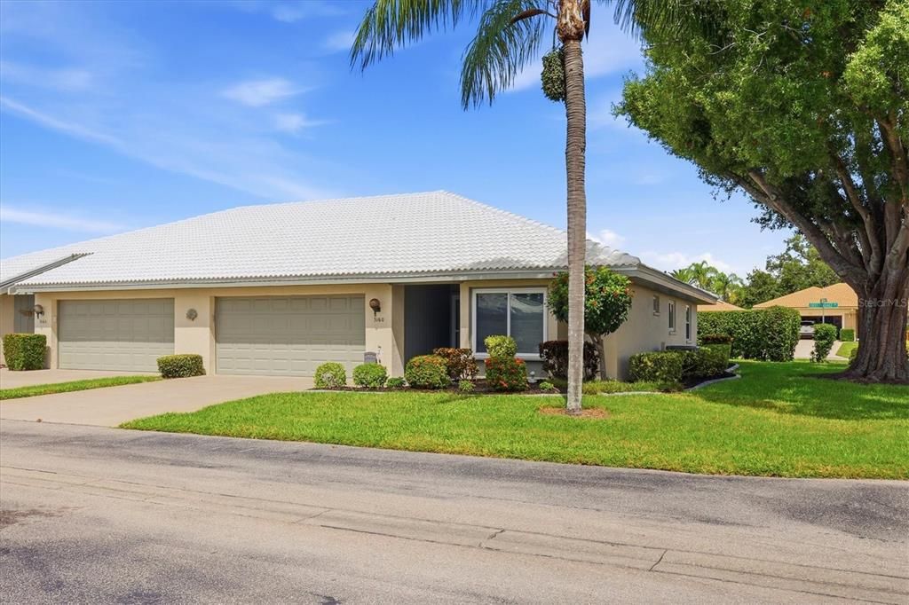 Active With Contract: $279,500 (2 beds, 2 baths, 1243 Square Feet)