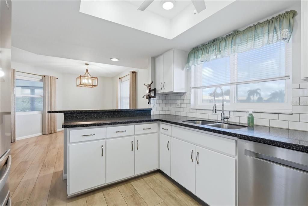 Active With Contract: $279,500 (2 beds, 2 baths, 1243 Square Feet)