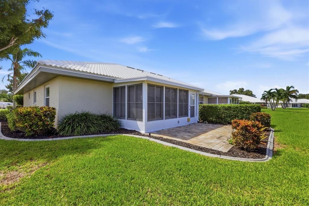 Active With Contract: $279,500 (2 beds, 2 baths, 1243 Square Feet)