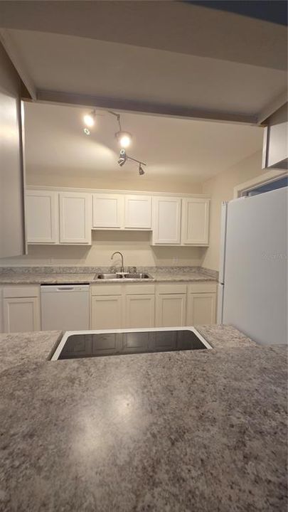 В аренду: $1,950 (3 спален, 2 ванн, 1864 Квадратных фут)