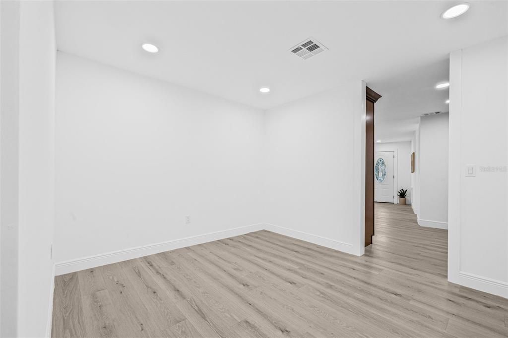 En Venta: $799,900 (3 camas, 2 baños, 1778 Pies cuadrados)