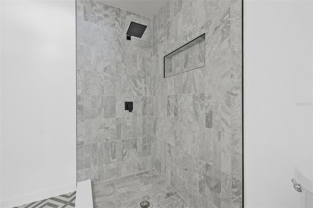 En Venta: $799,900 (3 camas, 2 baños, 1778 Pies cuadrados)