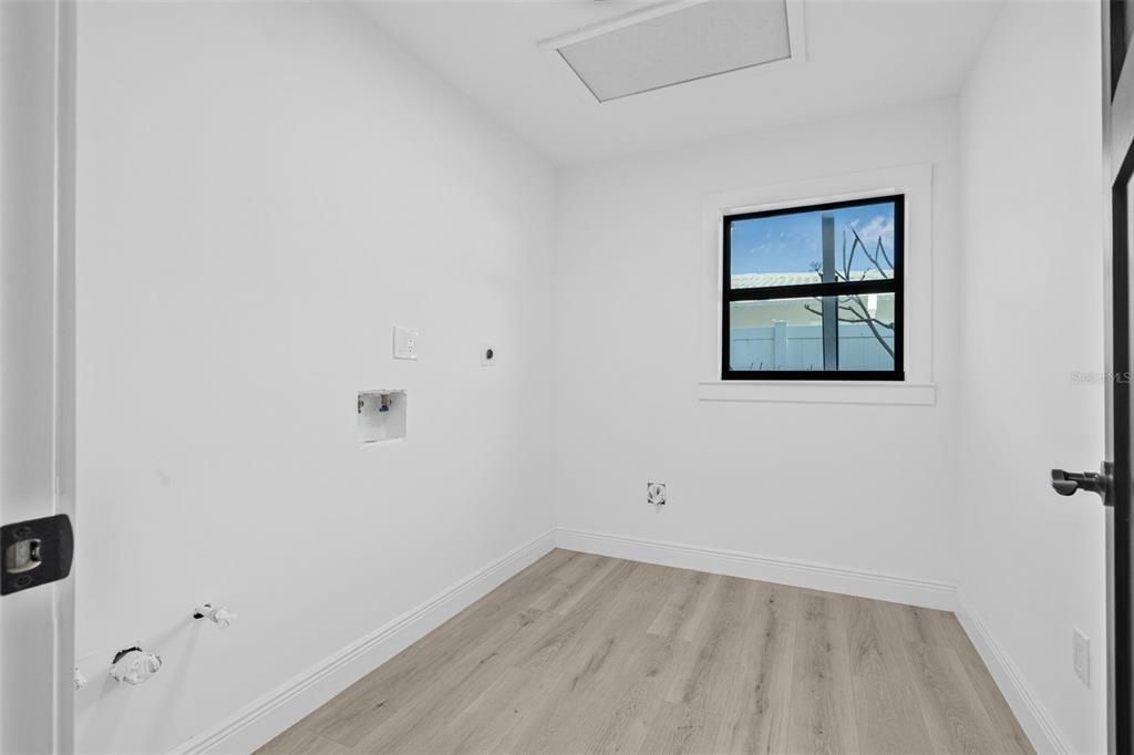 En Venta: $799,900 (3 camas, 2 baños, 1778 Pies cuadrados)