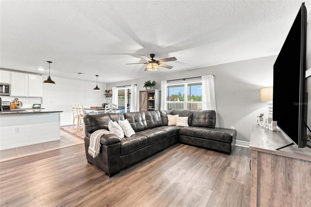 For Sale: $374,900 (5 beds, 3 baths, 2605 Square Feet)