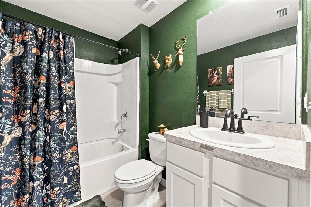 For Sale: $374,900 (5 beds, 3 baths, 2605 Square Feet)