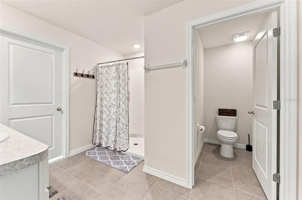 For Sale: $374,900 (5 beds, 3 baths, 2605 Square Feet)