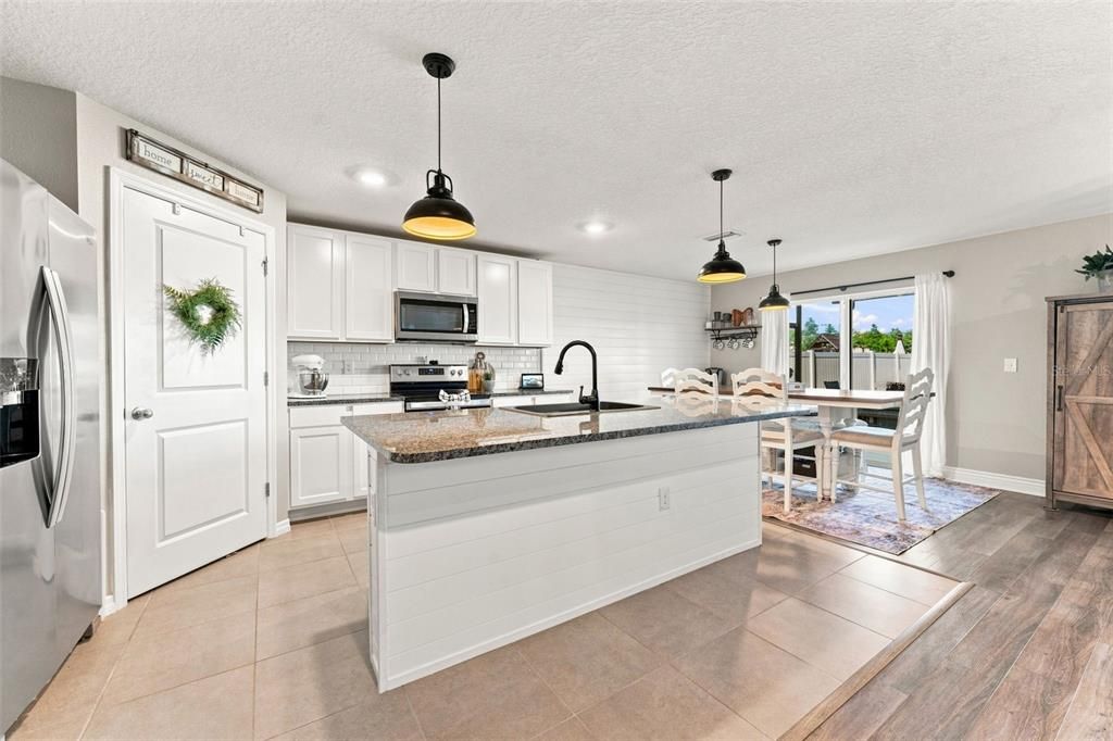 For Sale: $374,900 (5 beds, 3 baths, 2605 Square Feet)