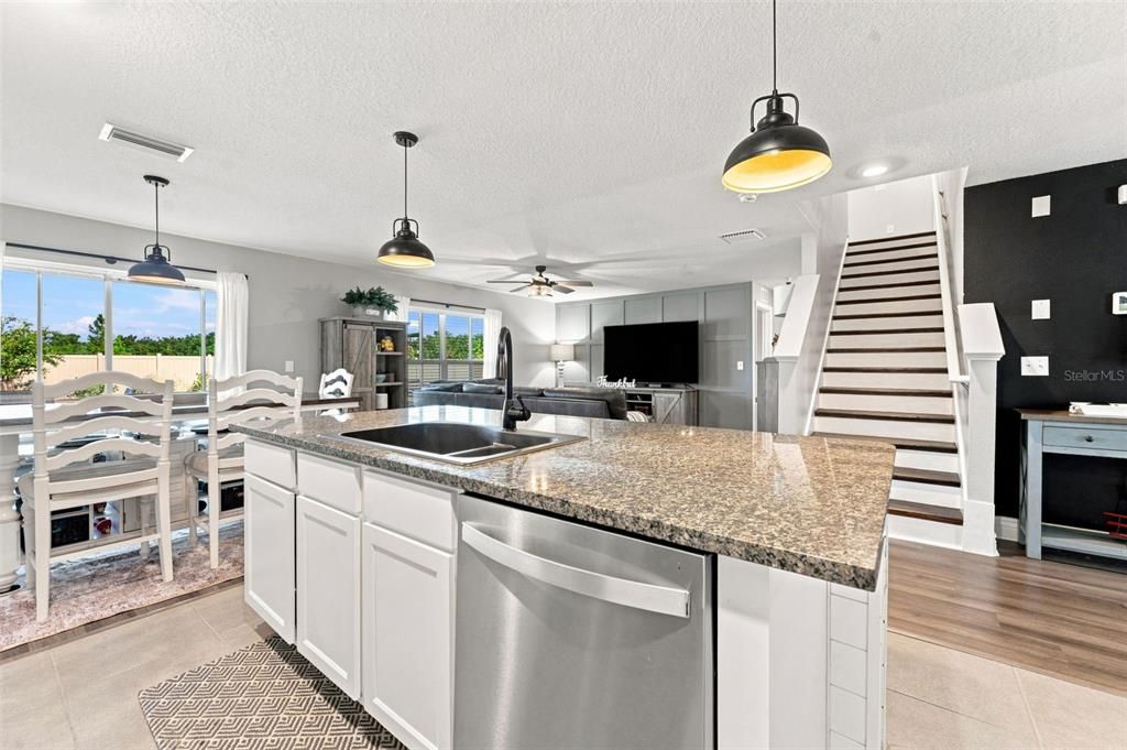 For Sale: $374,900 (5 beds, 3 baths, 2605 Square Feet)
