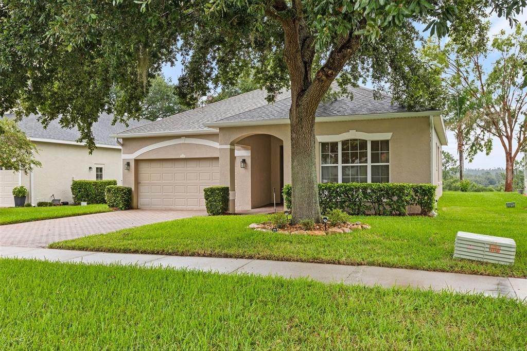 For Sale: $440,000 (3 beds, 2 baths, 1961 Square Feet)