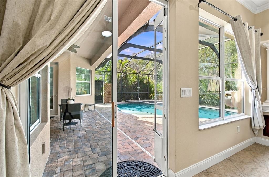 En Venta: $825,000 (4 camas, 3 baños, 3227 Pies cuadrados)