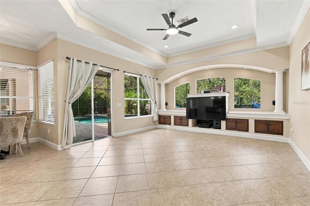 En Venta: $825,000 (4 camas, 3 baños, 3227 Pies cuadrados)