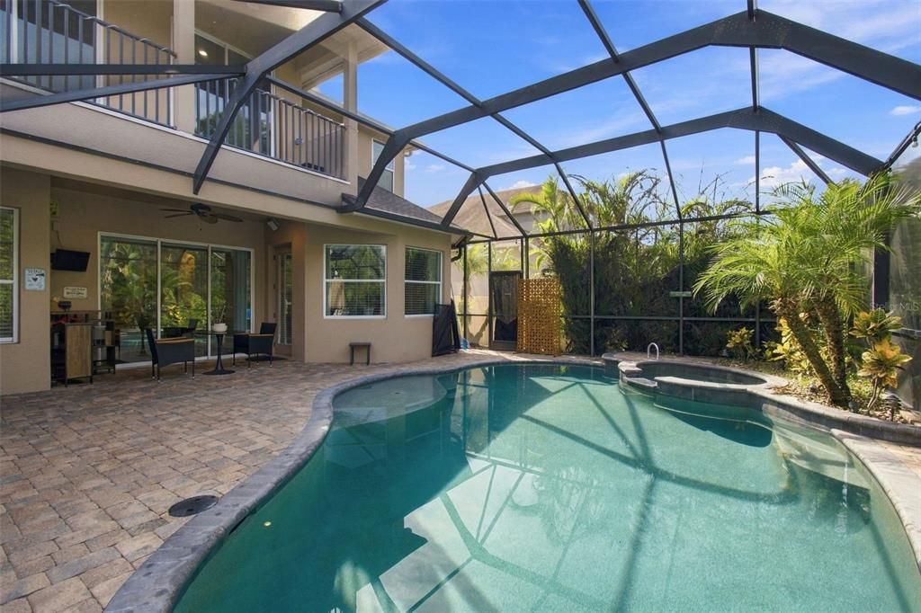 En Venta: $825,000 (4 camas, 3 baños, 3227 Pies cuadrados)