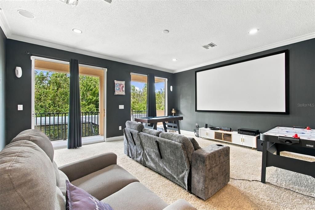 En Venta: $825,000 (4 camas, 3 baños, 3227 Pies cuadrados)