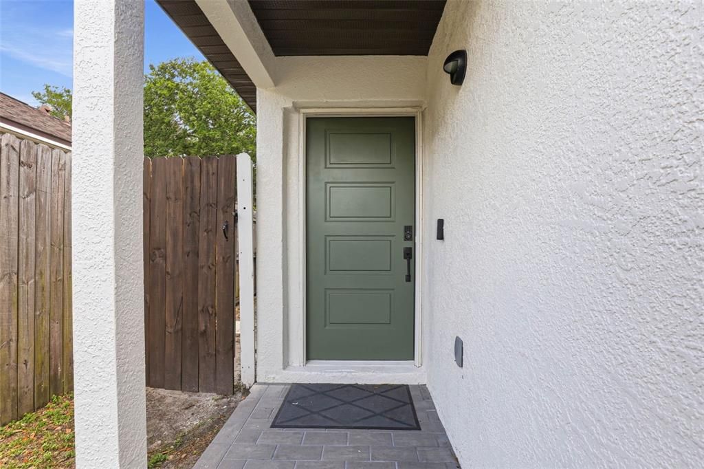 For Rent: $2,350 (3 beds, 2 baths, 1233 Square Feet)