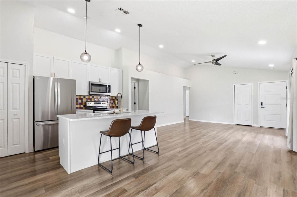 For Rent: $2,350 (3 beds, 2 baths, 1233 Square Feet)
