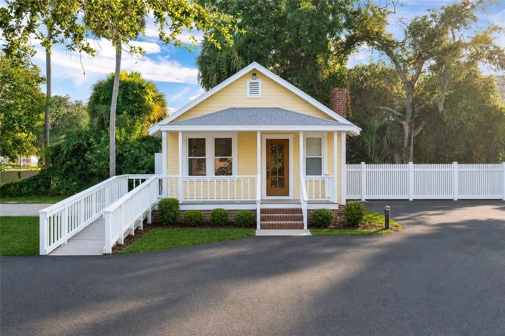 For Sale: $925,000 (1 beds, 1 baths, 1814 Square Feet)
