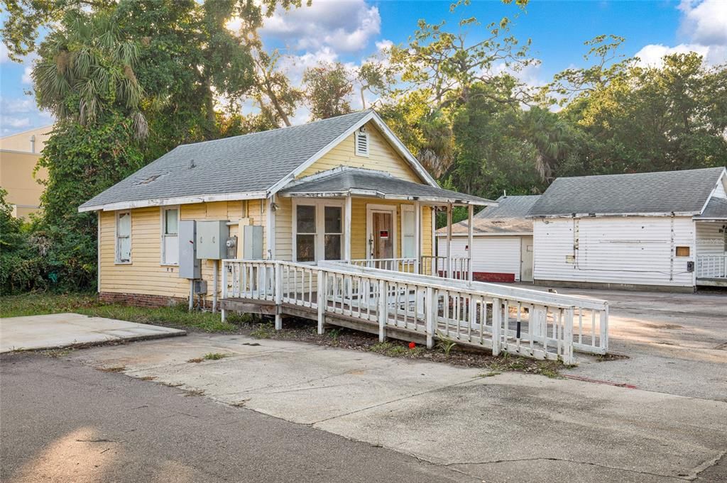 For Sale: $925,000 (1 beds, 1 baths, 1814 Square Feet)
