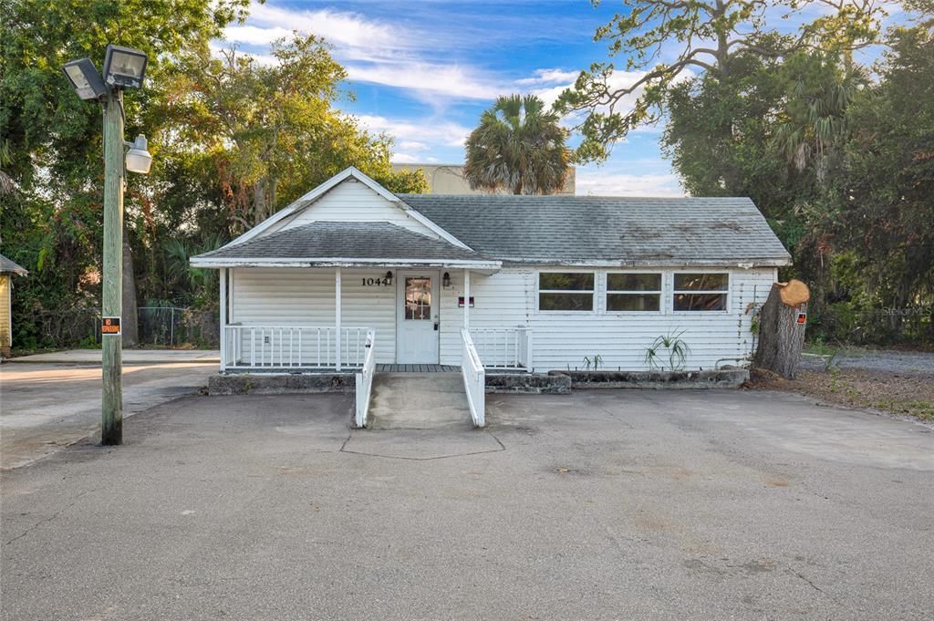 For Sale: $925,000 (1 beds, 1 baths, 1814 Square Feet)
