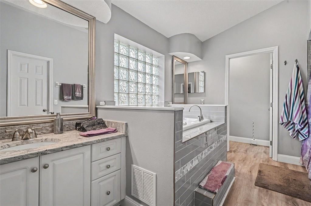 For Sale: $465,000 (3 beds, 3 baths, 2208 Square Feet)