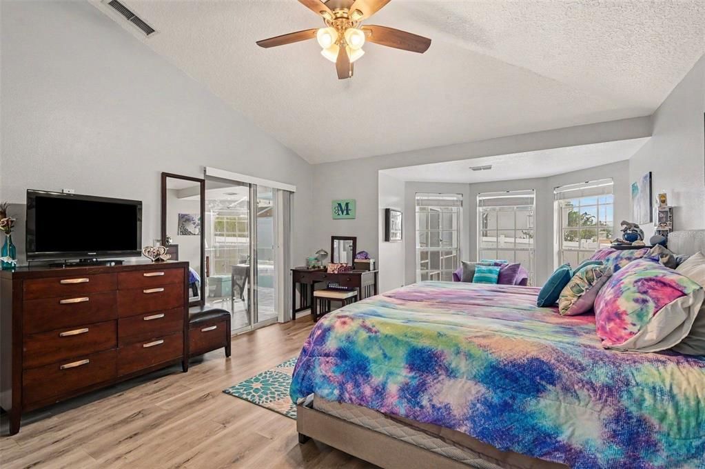 For Sale: $465,000 (3 beds, 3 baths, 2208 Square Feet)