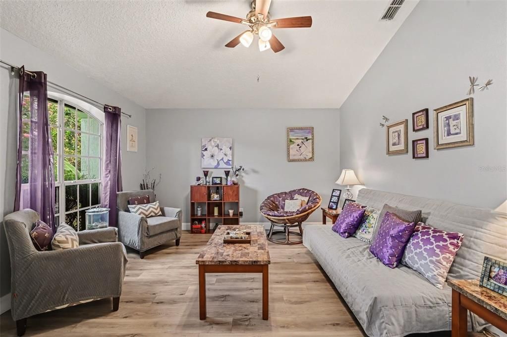 For Sale: $465,000 (3 beds, 3 baths, 2208 Square Feet)