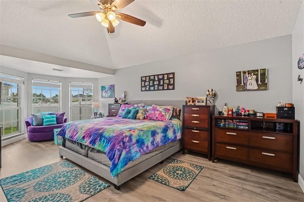 For Sale: $465,000 (3 beds, 3 baths, 2208 Square Feet)