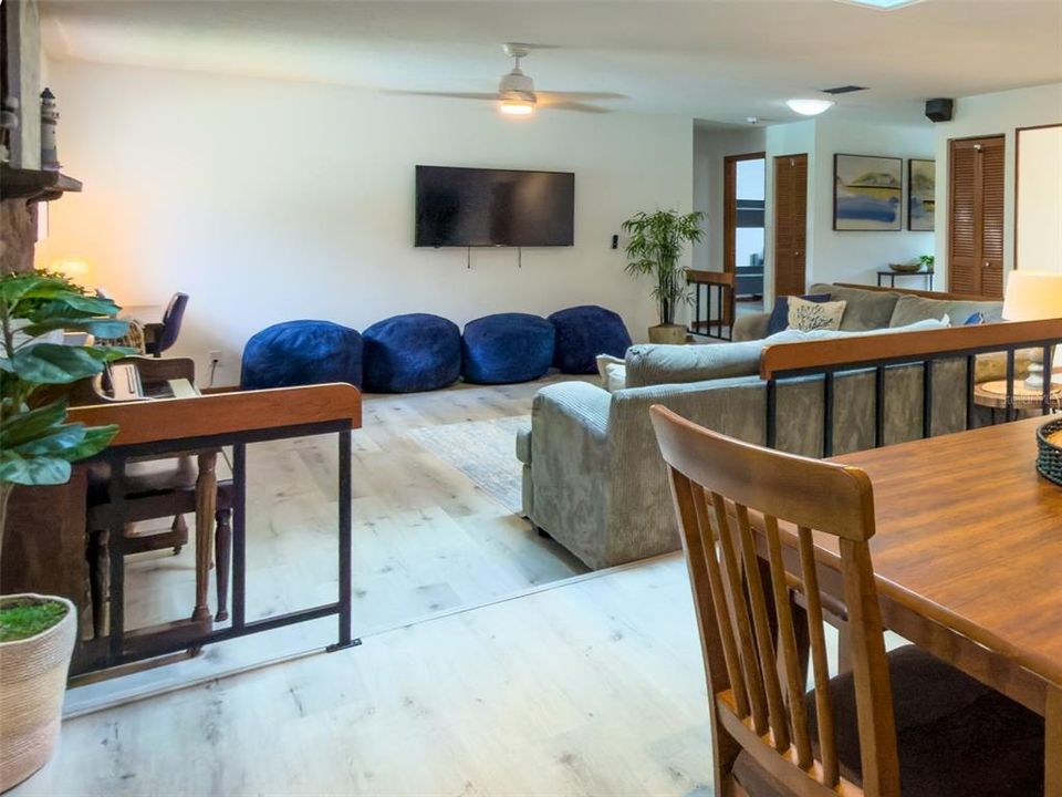 For Sale: $371,500 (3 beds, 2 baths, 1486 Square Feet)