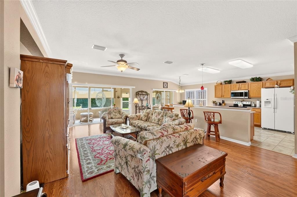 For Sale: $342,000 (3 beds, 2 baths, 1718 Square Feet)