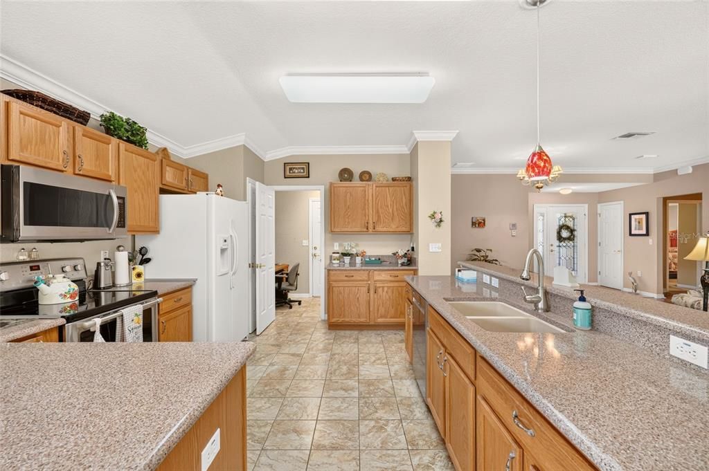 For Sale: $342,000 (3 beds, 2 baths, 1718 Square Feet)