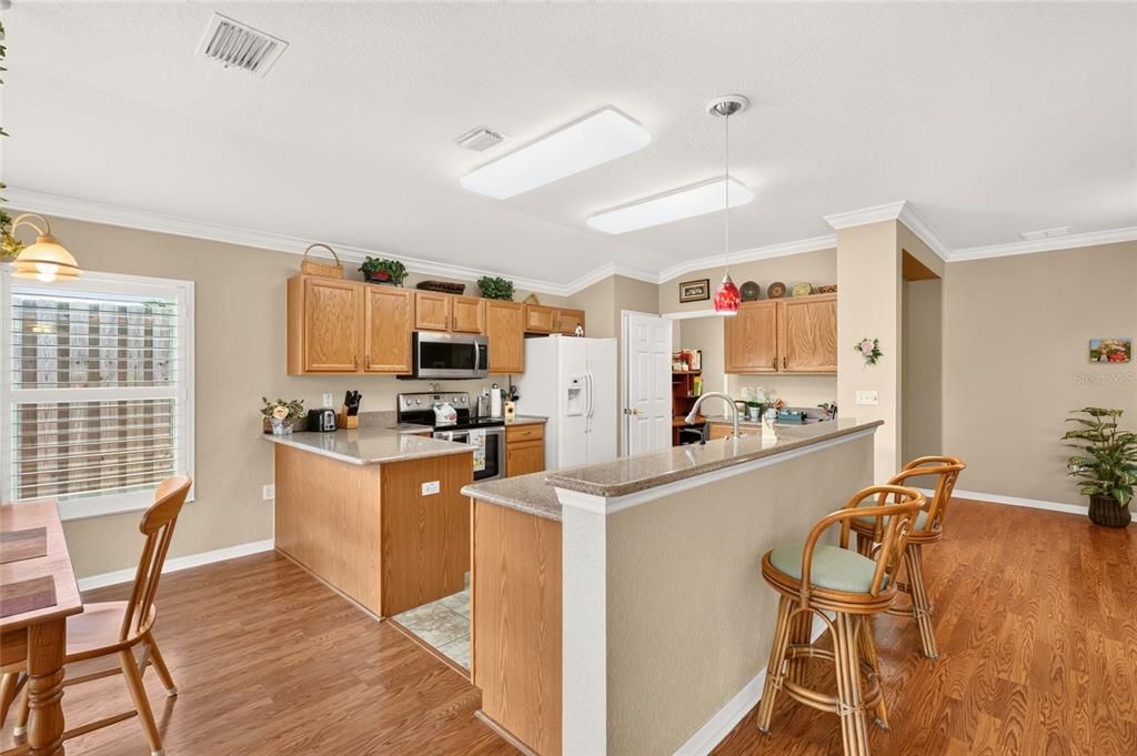 For Sale: $342,000 (3 beds, 2 baths, 1718 Square Feet)