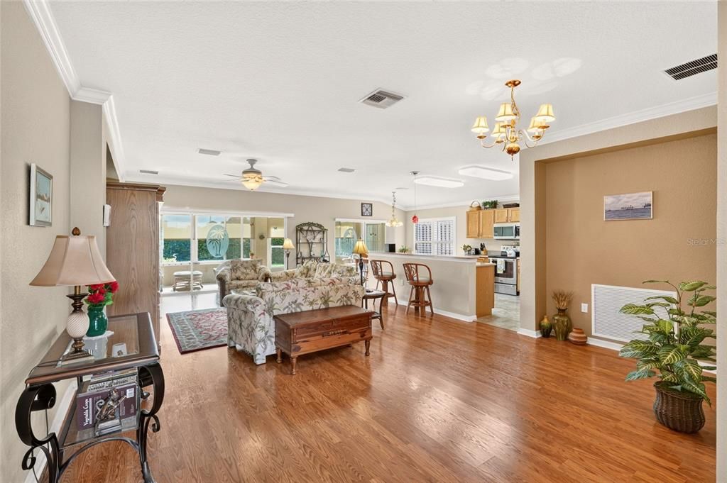 For Sale: $342,000 (3 beds, 2 baths, 1718 Square Feet)