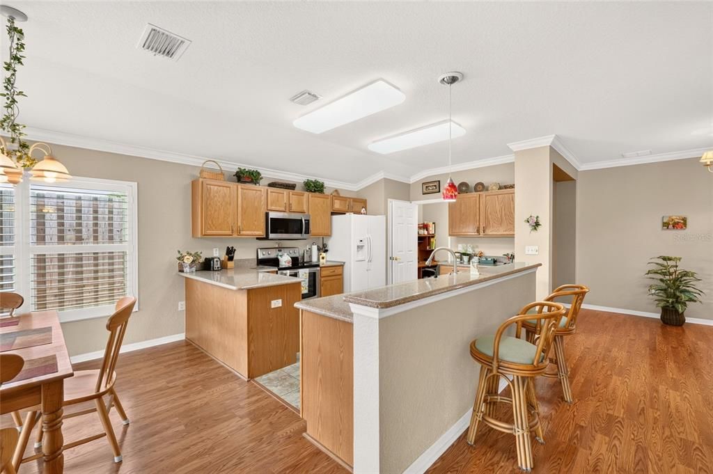 For Sale: $342,000 (3 beds, 2 baths, 1718 Square Feet)
