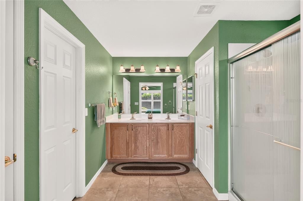 For Sale: $342,000 (3 beds, 2 baths, 1718 Square Feet)