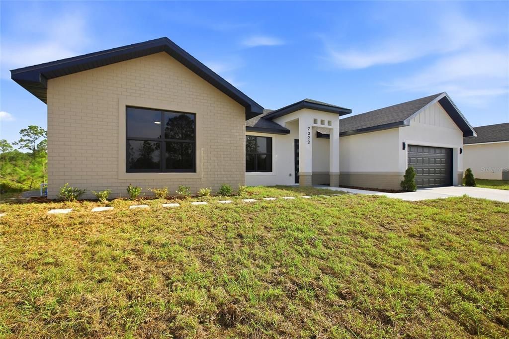 For Sale: $389,900 (4 beds, 3 baths, 1927 Square Feet)