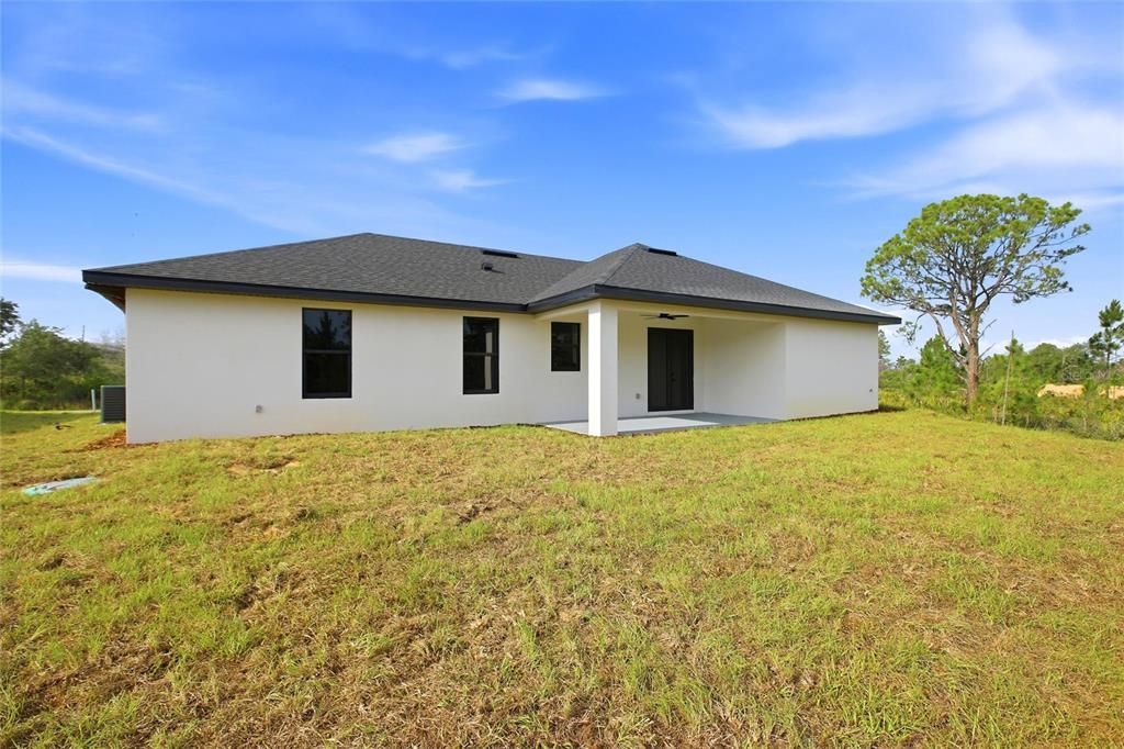 For Sale: $389,900 (4 beds, 3 baths, 1927 Square Feet)