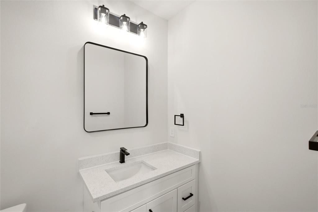 For Sale: $389,900 (4 beds, 3 baths, 1927 Square Feet)