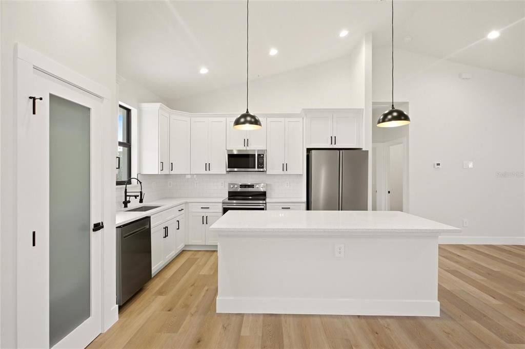 For Sale: $389,900 (4 beds, 3 baths, 1927 Square Feet)