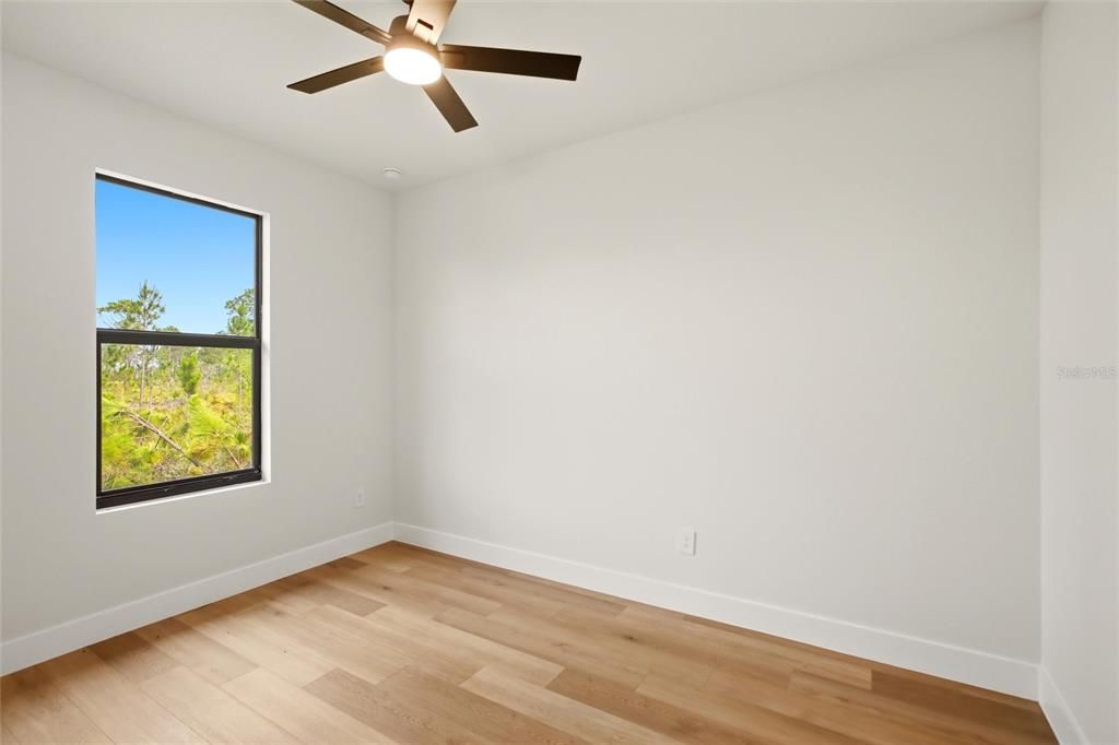 For Sale: $389,900 (4 beds, 3 baths, 1927 Square Feet)