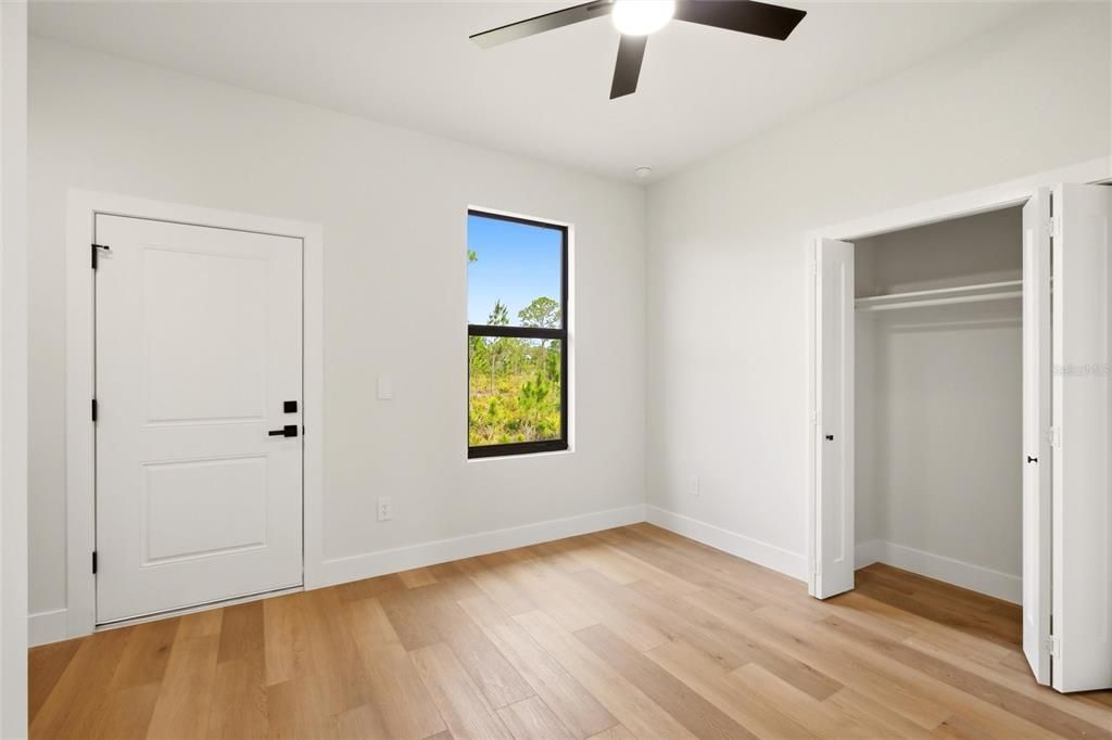 For Sale: $389,900 (4 beds, 3 baths, 1927 Square Feet)