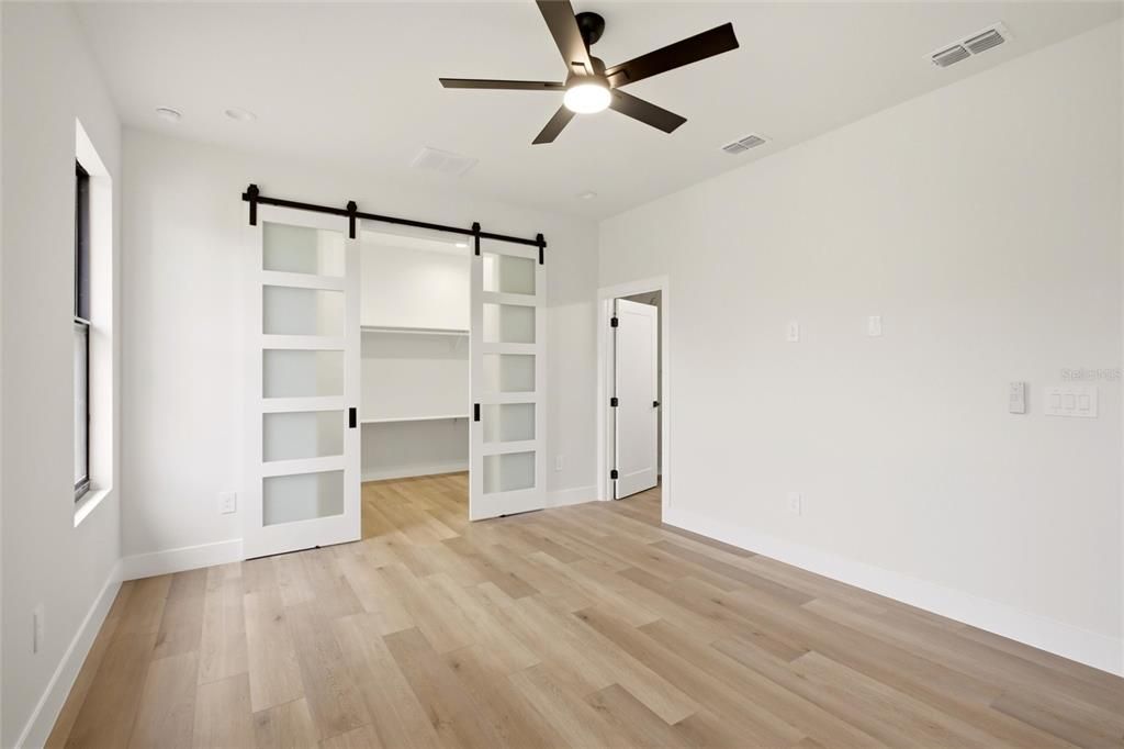 For Sale: $389,900 (4 beds, 3 baths, 1927 Square Feet)