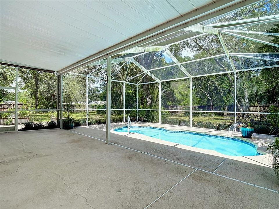 For Sale: $349,900 (4 beds, 3 baths, 2356 Square Feet)